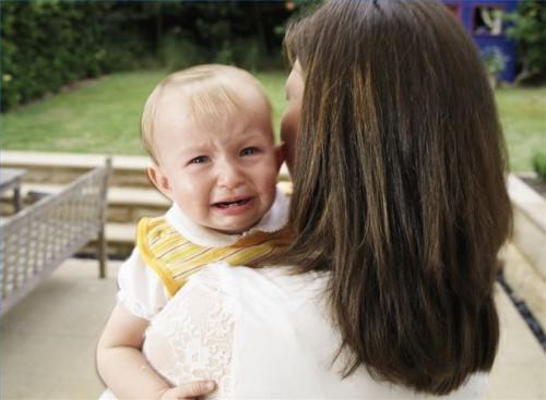 Hvordan berolige et gråtende baby