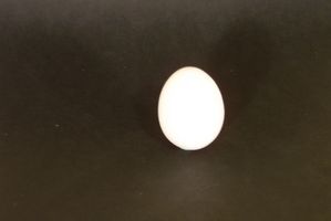 Hvordan Løs opp eggeskall