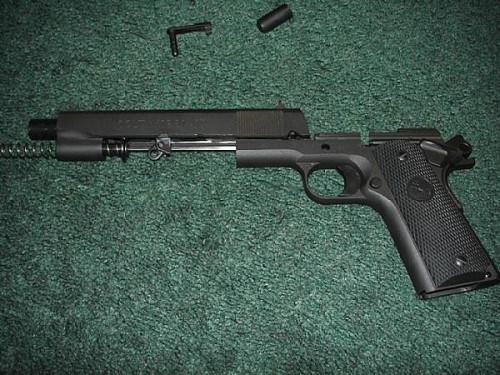 Hvordan demontere en Colt 1911 eller 1991 Pistol