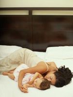 Flytte en Co-Sleeping Toddler til en barneseng