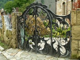 Hvordan date en antikk Iron Gate