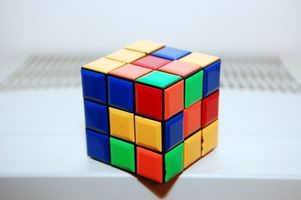 Hvordan løse en Rubiks kube for nybegynnere