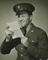 Hvordan skrive et brev til noen i den militære