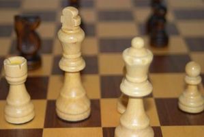 Aktiviteter for å forbedre kritisk tenkning ferdigheter for Barn & Chess