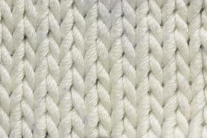 Hvordan lage en genser fra Knit Fabric