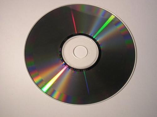 Hvordan du løser en ripete PS2 disk med tannkrem