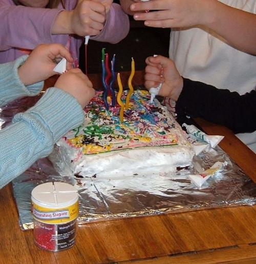 Slik vert en billig Candy-tema Kids Birthday Party