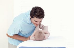 Hvordan få pappa involvert med Baby Care