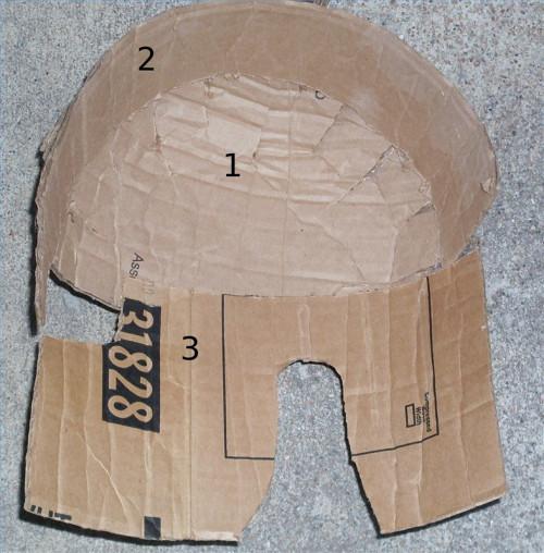 Hvordan lage en spartansk hjelm ut av papp