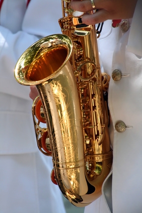 Hvordan å date en Buescher Saxophone av serienummer