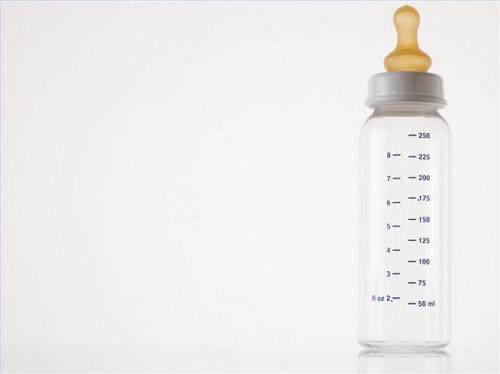 Hvordan lage en Emergency Baby Bottle