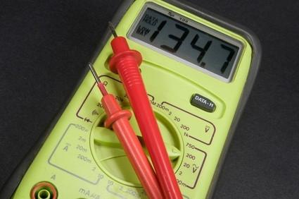 Hvordan bruke en Spenning Meter Med et stolpediagram