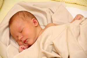 Hvordan bli kvitt hodelus hos nyfødte