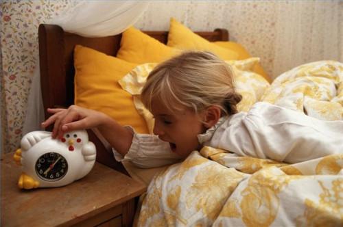 Hvordan Wake Up Kids som ikke ønsker å komme ut av sengen
